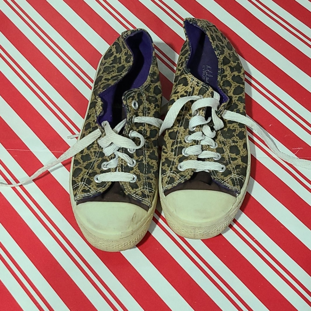 Miley Cyrus shoes size 7